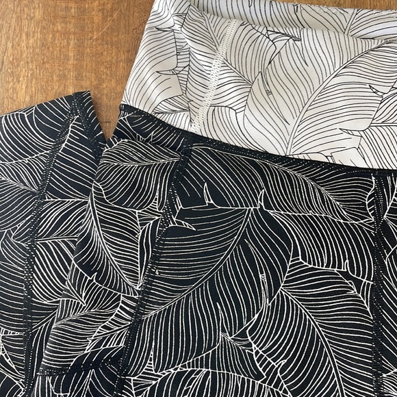 **SOLD**Victoria’s Secret workout set🤍 - Picture 4 of 5